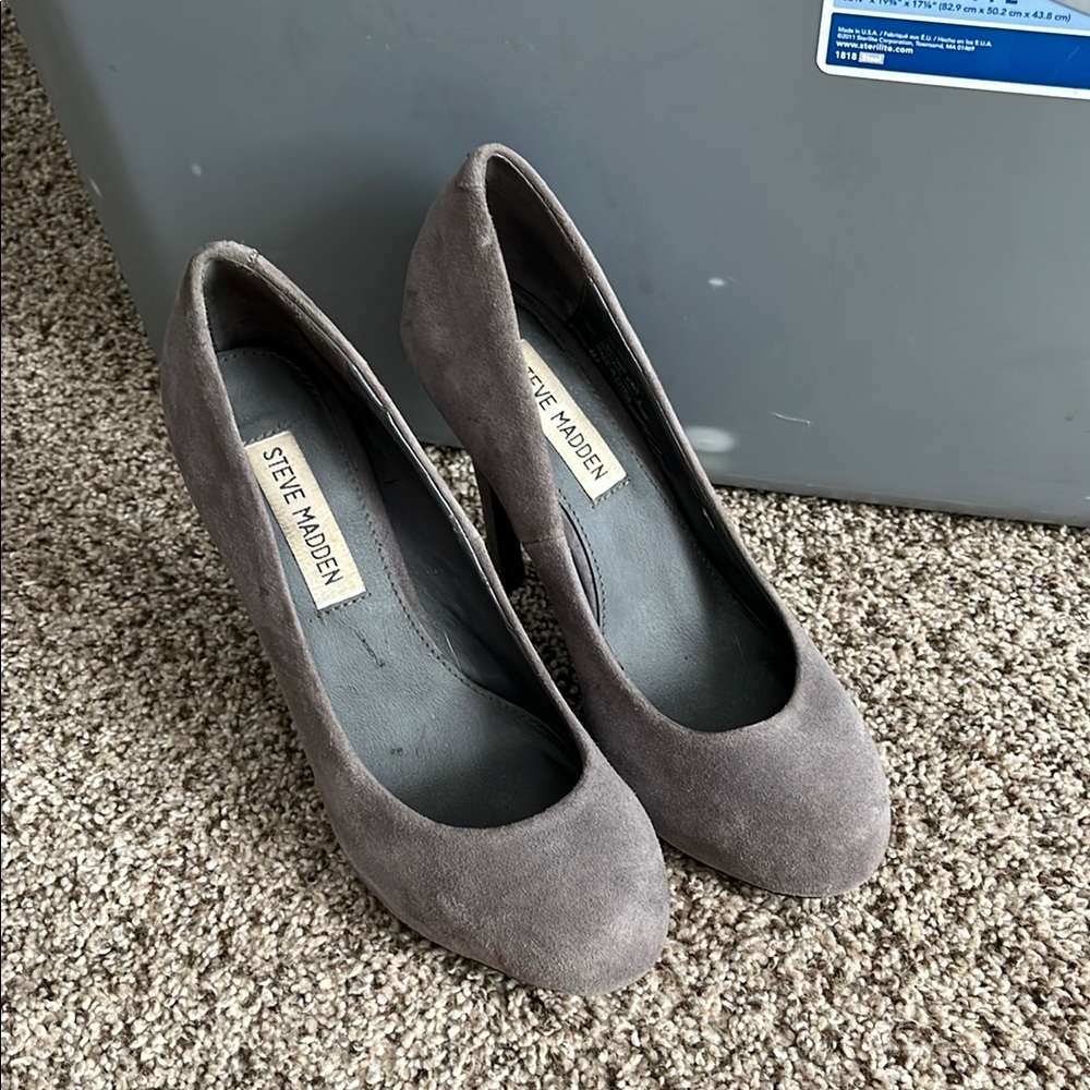 Steve Madden Gray Suede Heels